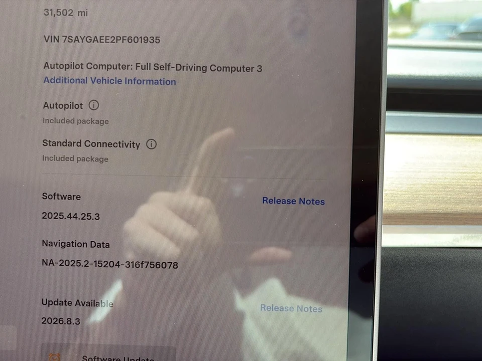 2023 Tesla Model Y - Image 25 of 27