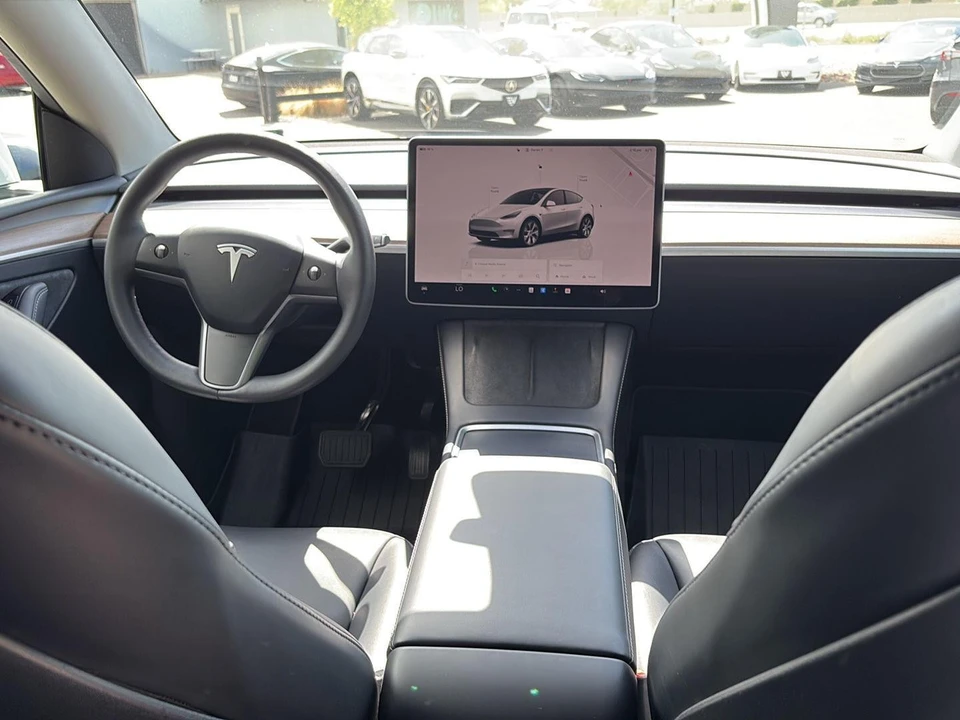 2023 Tesla Model Y - Image 24 of 27