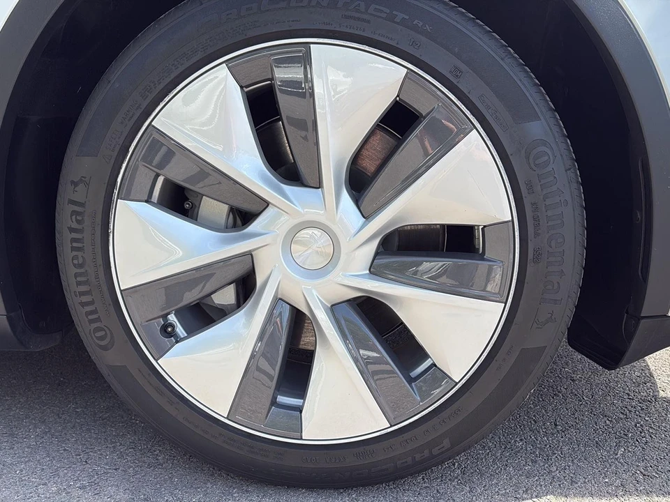 2023 Tesla Model Y - Image 10 of 27