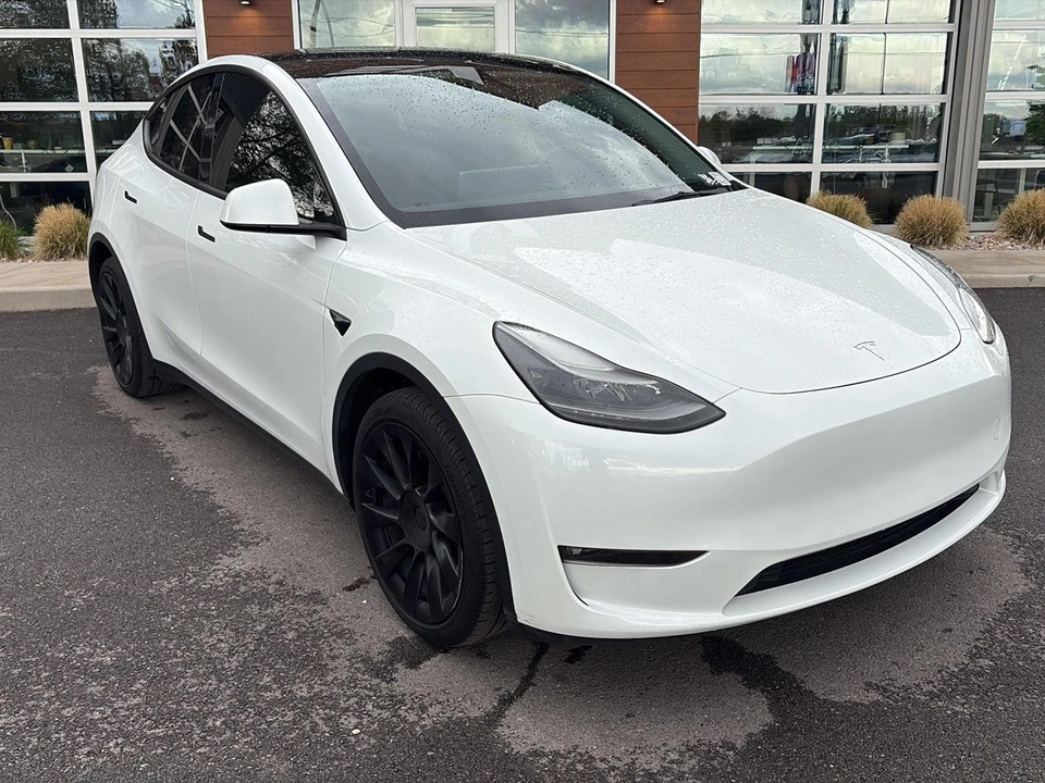 2023 Tesla Model Y - Image 2 of 29