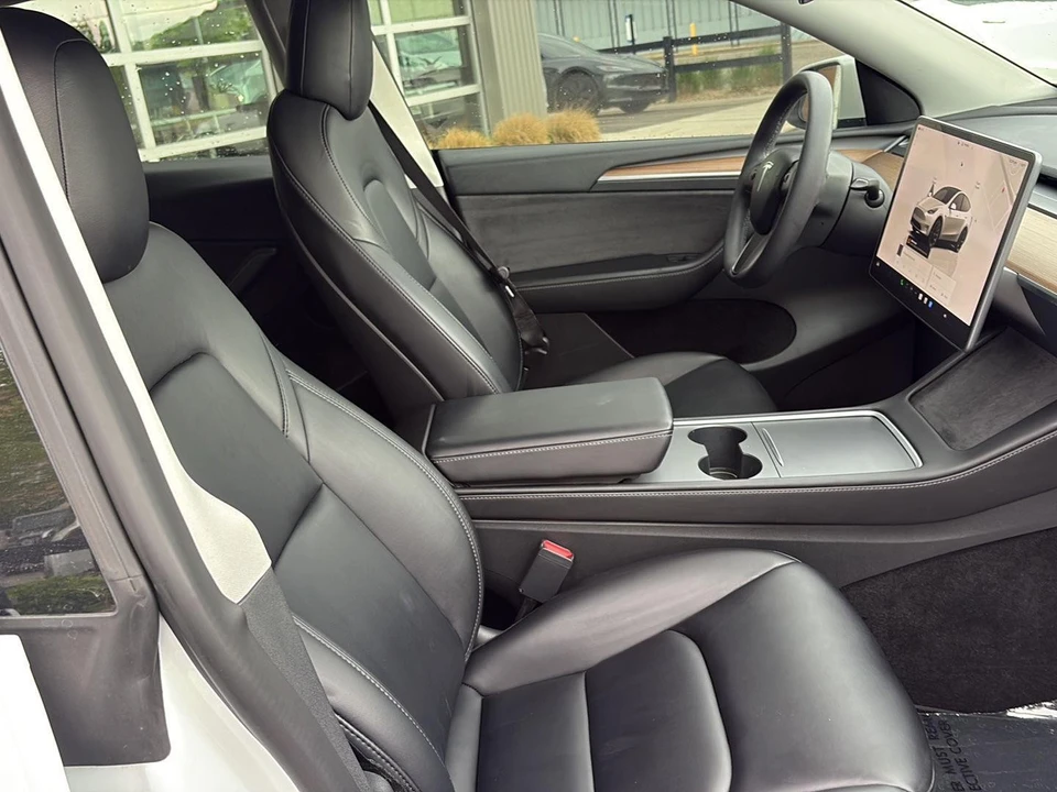 2023 Tesla Model Y - Image 25 of 29
