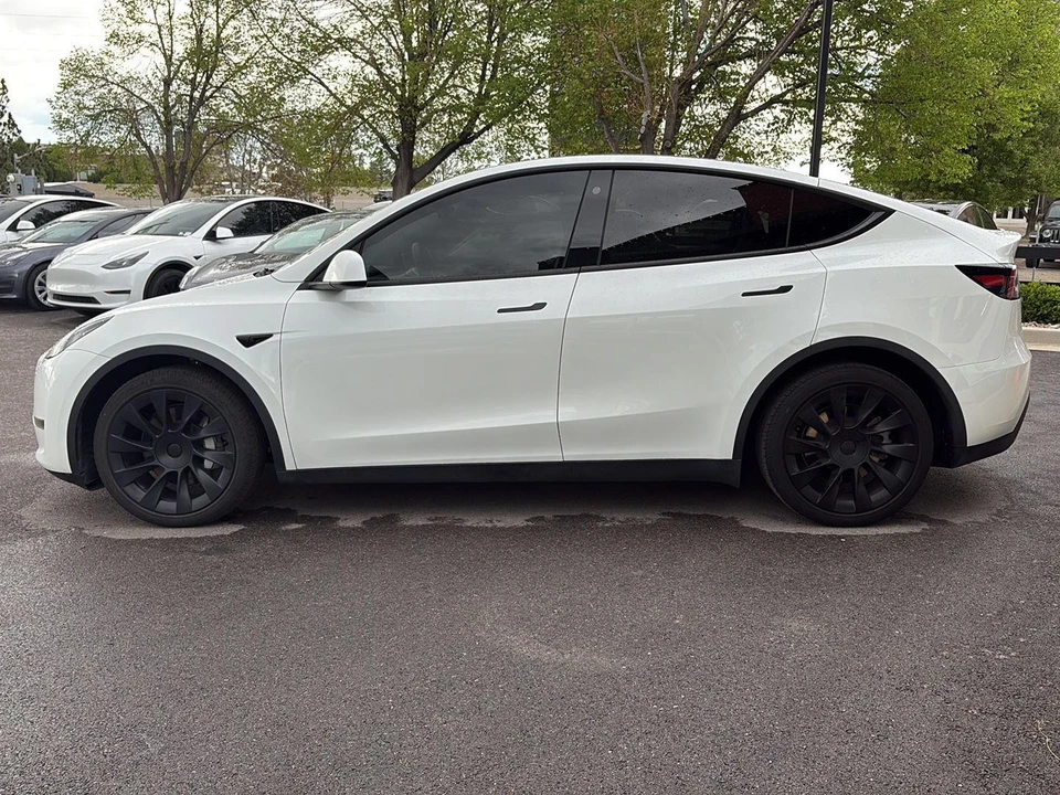 2023 Tesla Model Y - Image 5 of 21