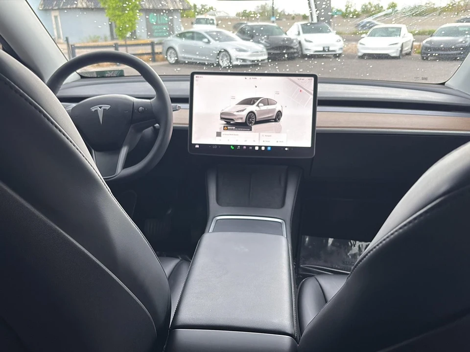 2023 Tesla Model Y - Image 23 of 29
