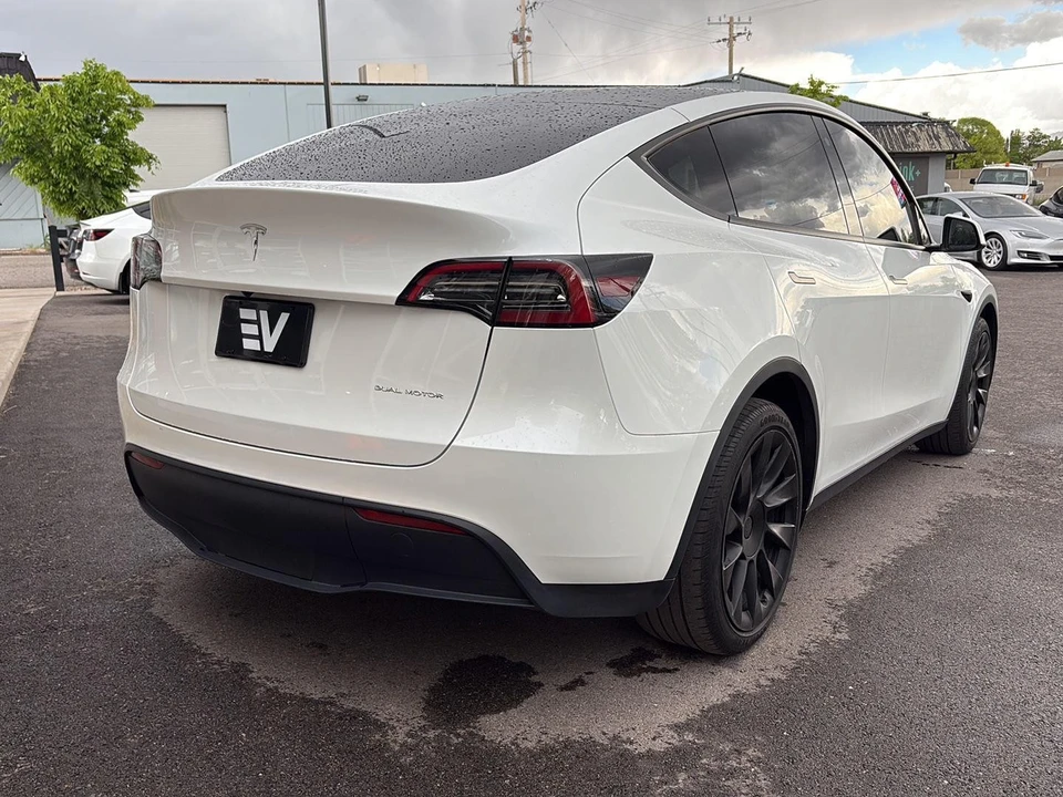 2023 Tesla Model Y - Image 8 of 21