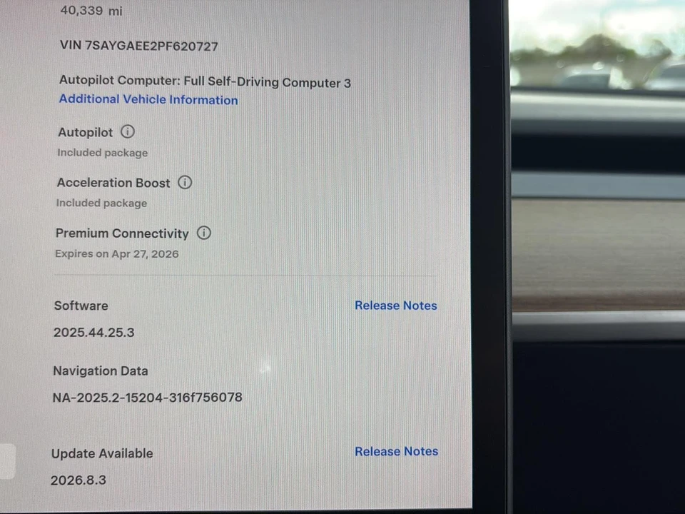 2023 Tesla Model Y - Image 27 of 29