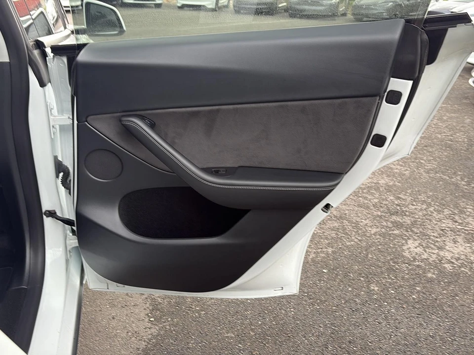 2023 Tesla Model Y - Image 19 of 29