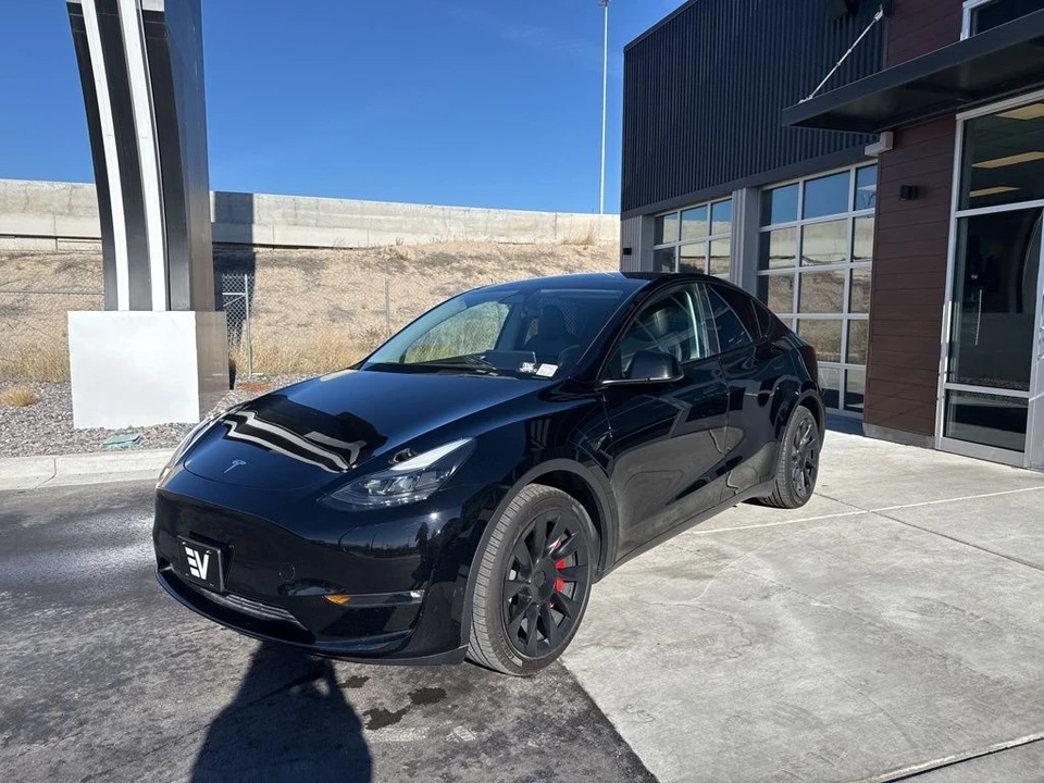 2023 Tesla Model Y - Image 4 of 21