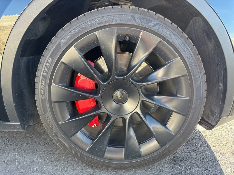 2023 Tesla Model Y - Image 10 of 21
