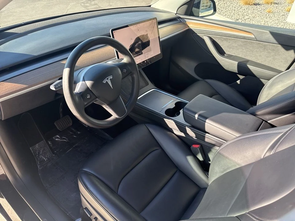 2023 Tesla Model Y - Image 12 of 21