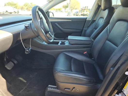 2023 Tesla Model Y - Image 5 of 6