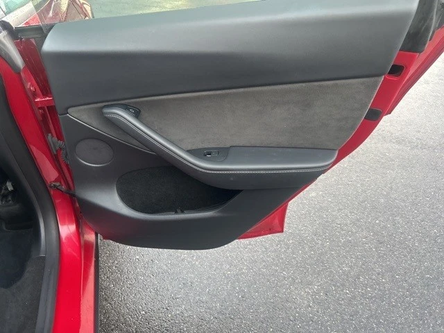2023 Tesla Model Y - Image 18 of 21