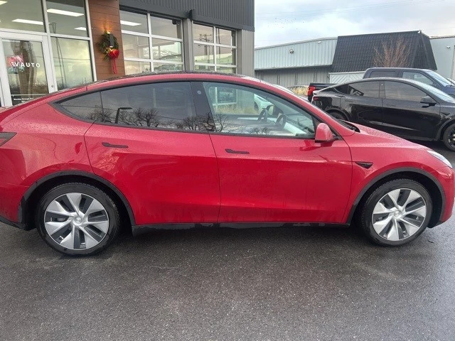 2023 Tesla Model Y - Image 9 of 21