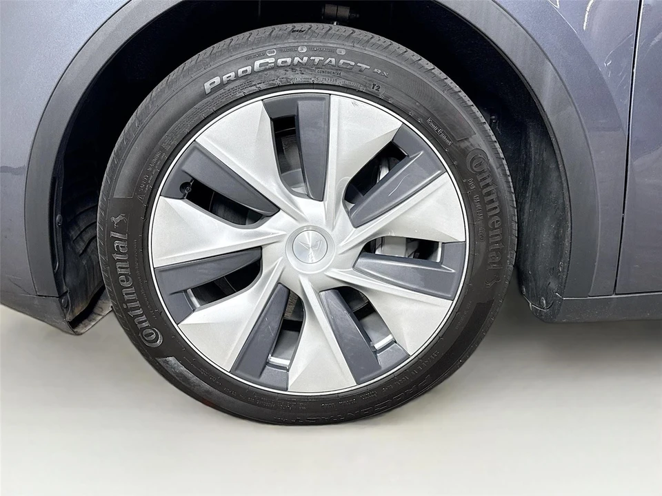 2023 Tesla Model Y - Image 13 of 14