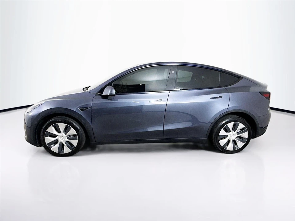 2023 Tesla Model Y - Image 11 of 14