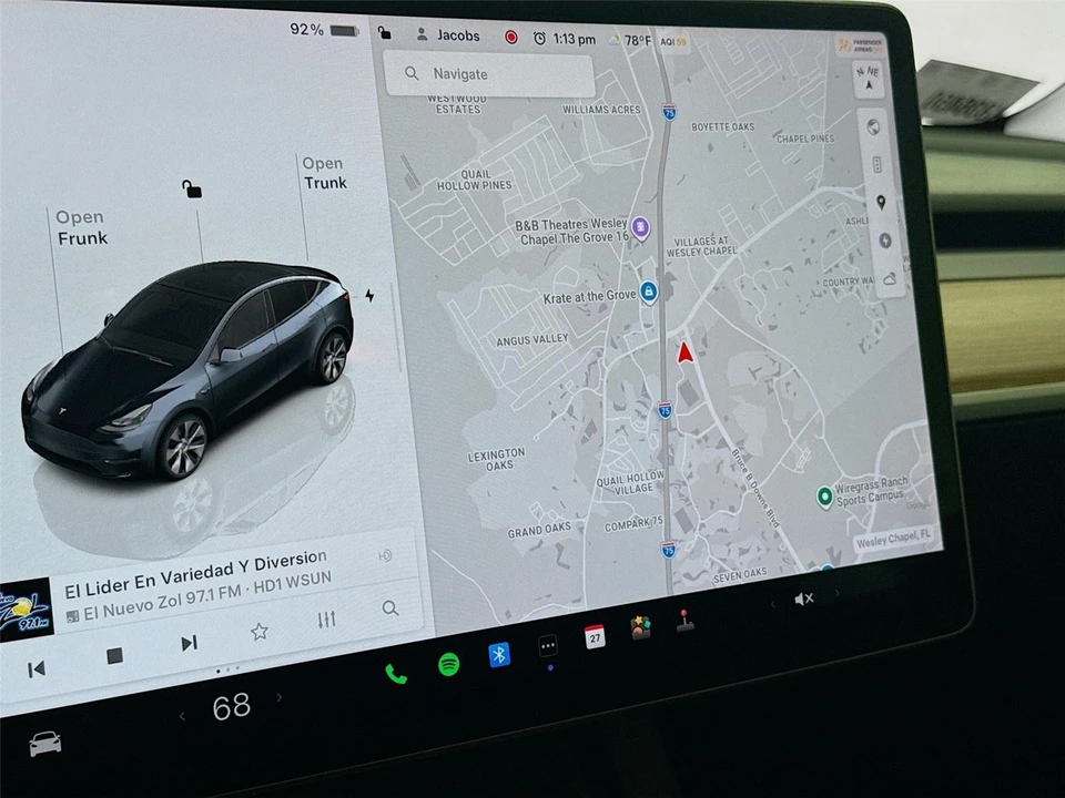 2023 Tesla Model Y - Image 9 of 14