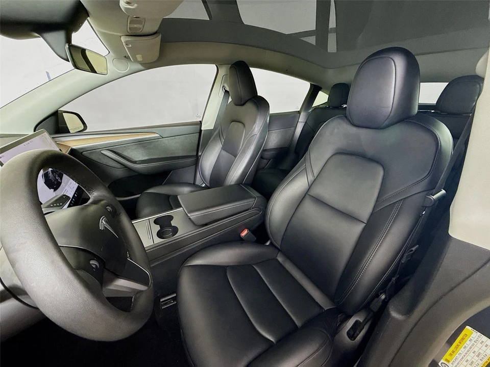 2023 Tesla Model Y - Image 2 of 14