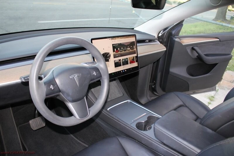 2023 Tesla Model Y - Image 16 of 20