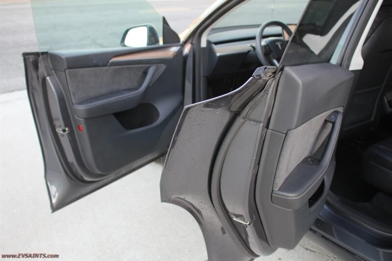 2023 Tesla Model Y - Image 13 of 20