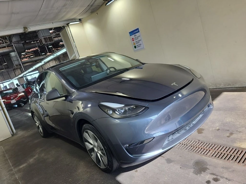 2023 Tesla Model Y - Image 2 of 6