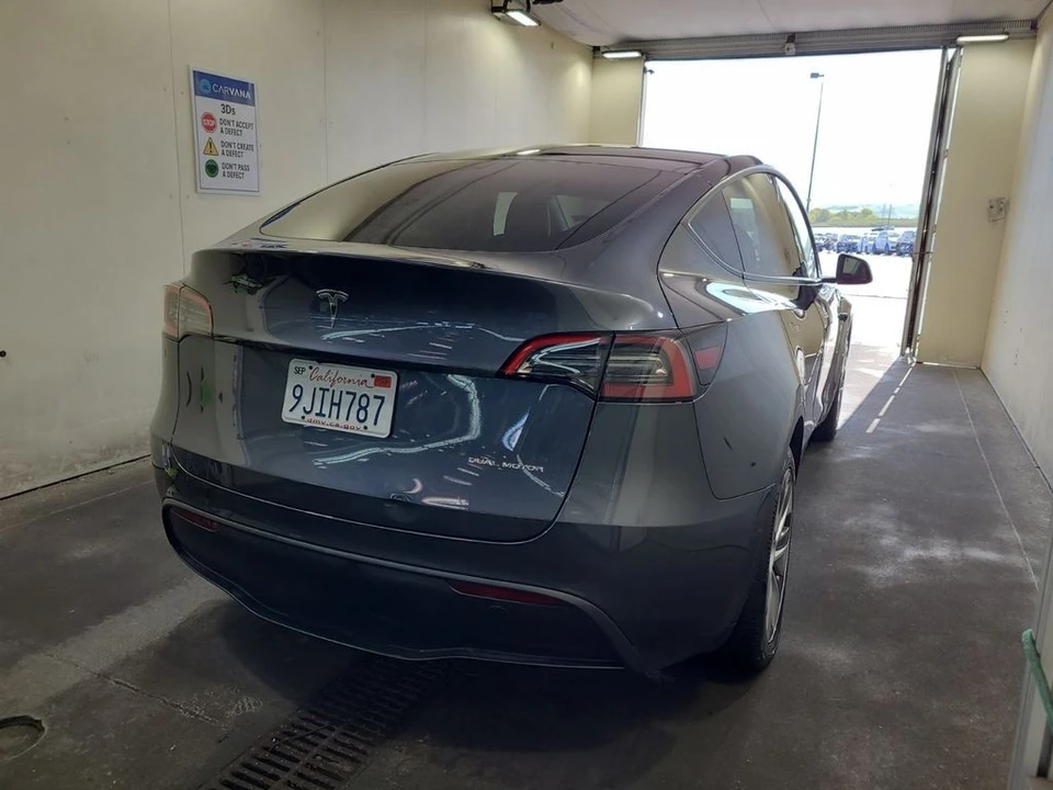 2023 Tesla Model Y - Image 4 of 6