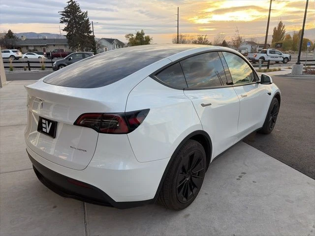 2023 Tesla Model Y - Image 8 of 21