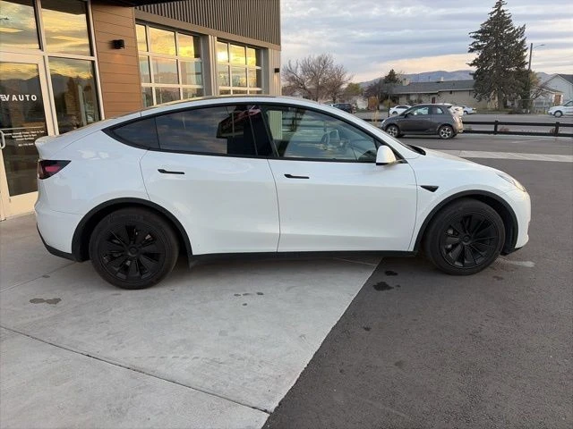2023 Tesla Model Y - Image 9 of 21