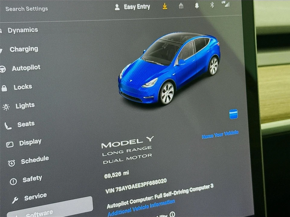 2023 Tesla Model Y - Image 8 of 13
