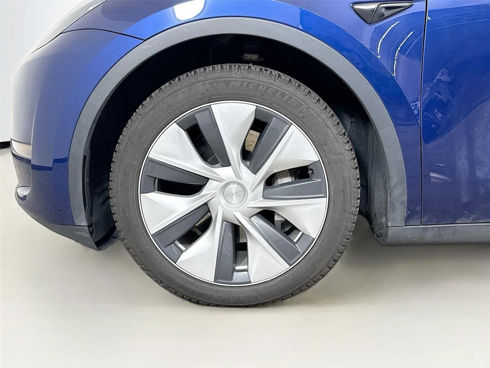 2023 Tesla Model Y - Image 12 of 13
