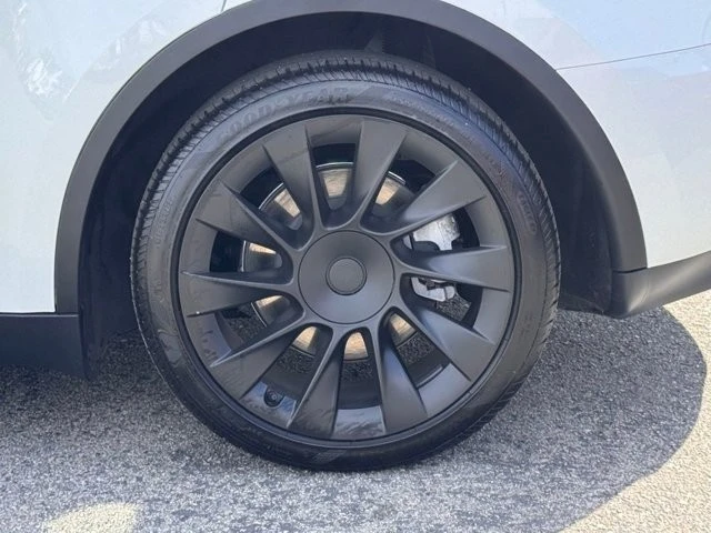 2023 Tesla Model Y - Image 15 of 21
