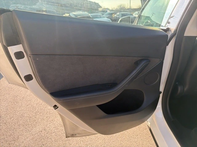 2023 Tesla Model Y - Image 13 of 21