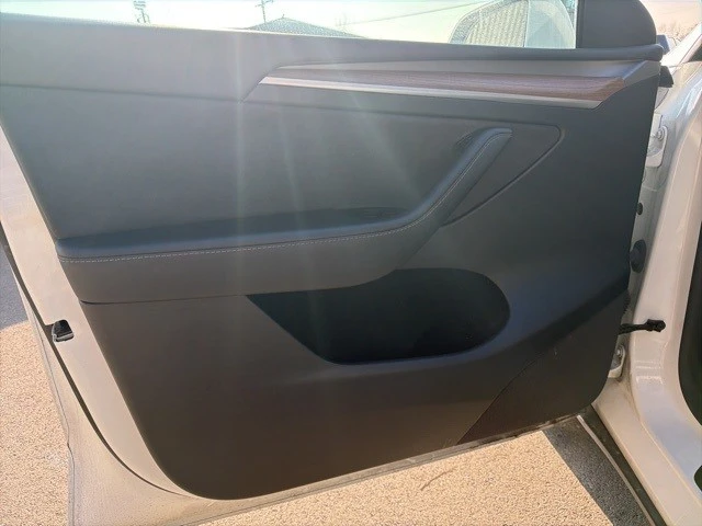 2023 Tesla Model Y - Image 10 of 21