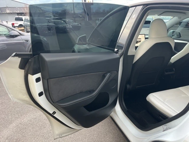 2023 Tesla Model Y - Image 10 of 21