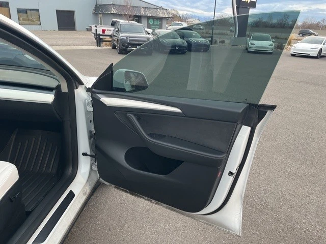 2023 Tesla Model Y - Image 18 of 21