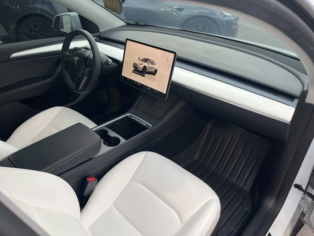 2023 Tesla Model Y - Image 19 of 21