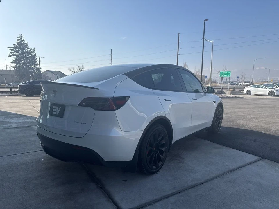 2023 Tesla Model Y - Image 7 of 21