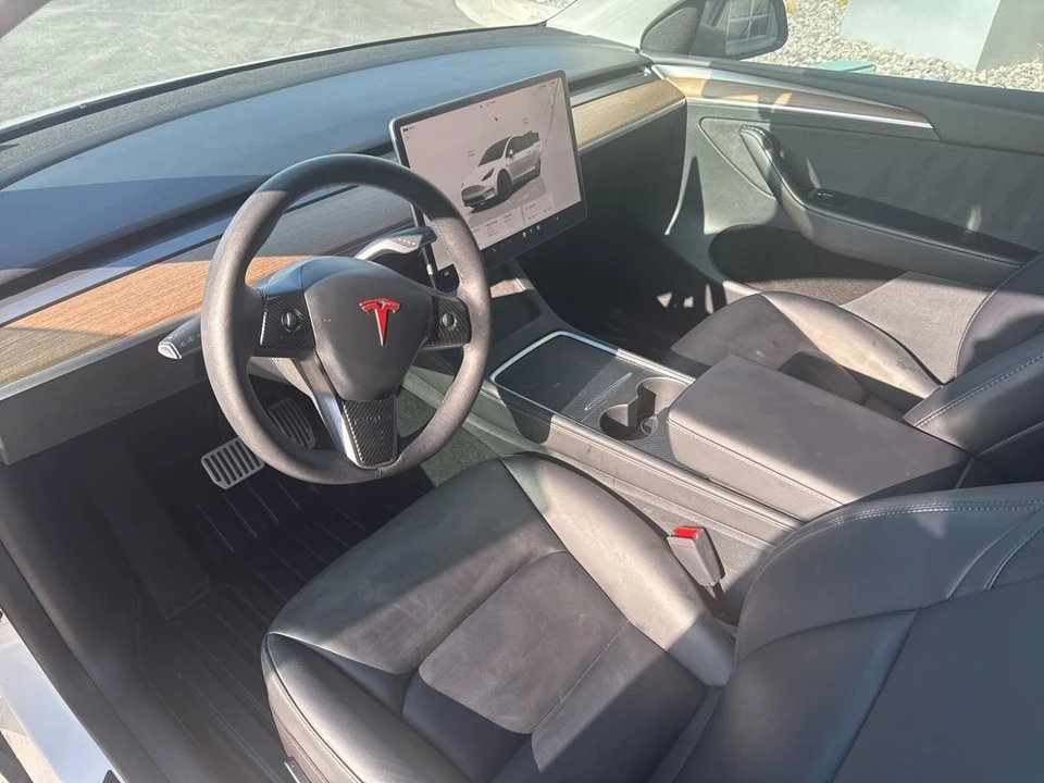 2023 Tesla Model Y - Image 12 of 21