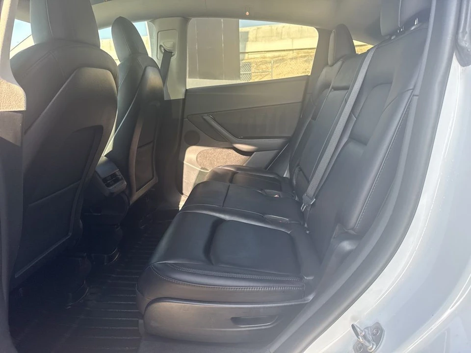 2023 Tesla Model Y - Image 16 of 21