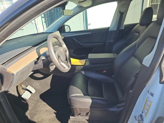 2023 Tesla Model Y - Image 5 of 7