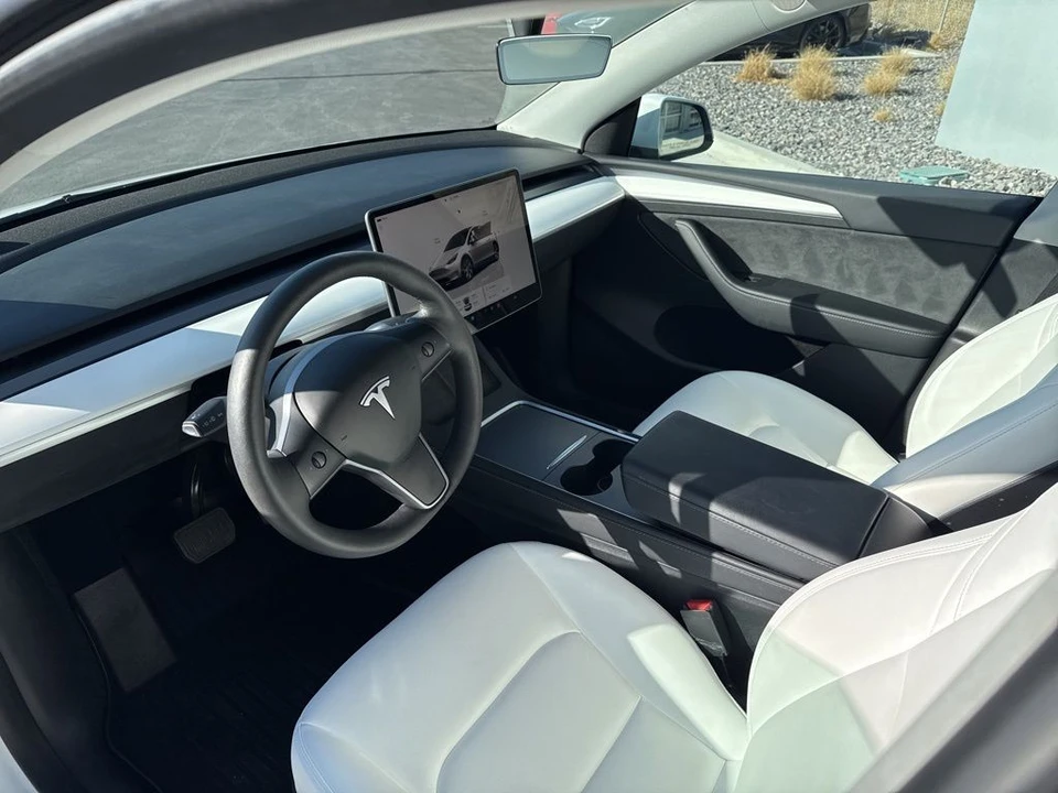 2023 Tesla Model Y - Image 12 of 21