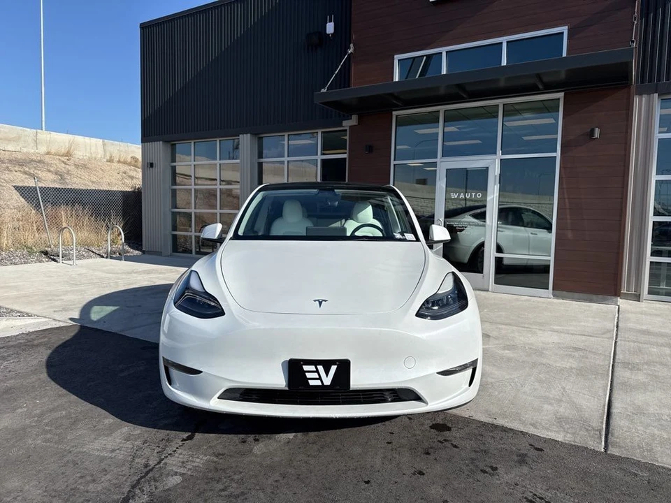 2023 Tesla Model Y - Image 3 of 21