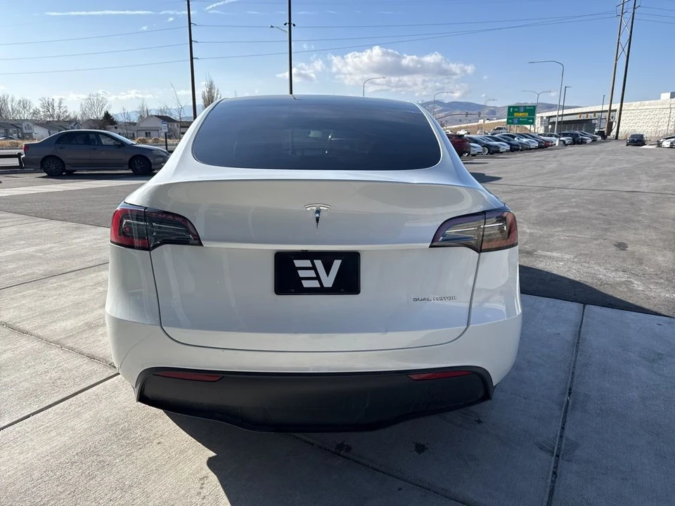 2023 Tesla Model Y - Image 7 of 21