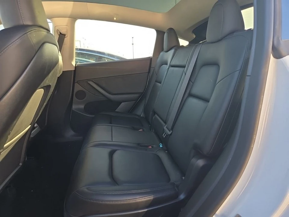 2023 Tesla Model Y - Image 6 of 7
