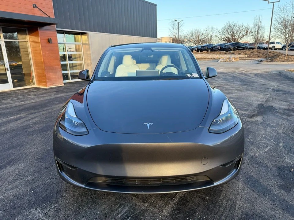 2023 Tesla Model Y - Image 2 of 21