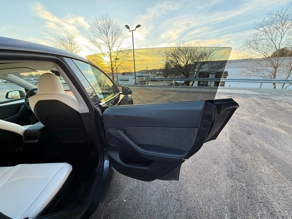 2023 Tesla Model Y - Image 15 of 21