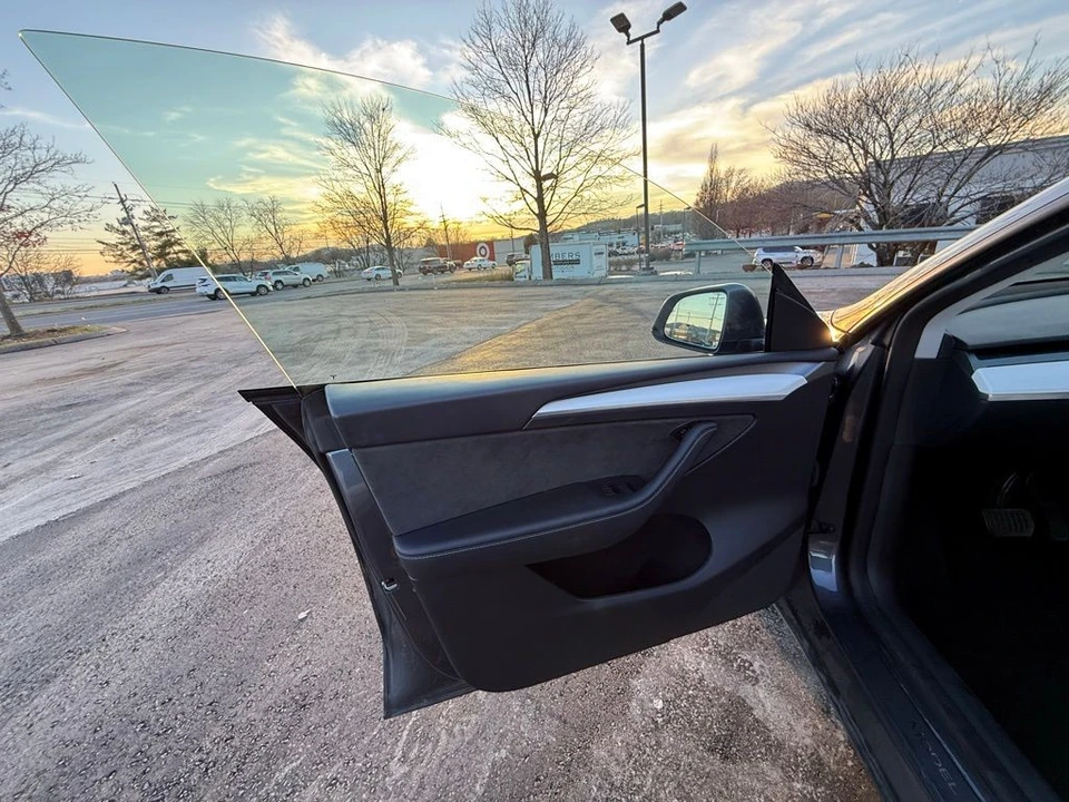 2023 Tesla Model Y - Image 8 of 21