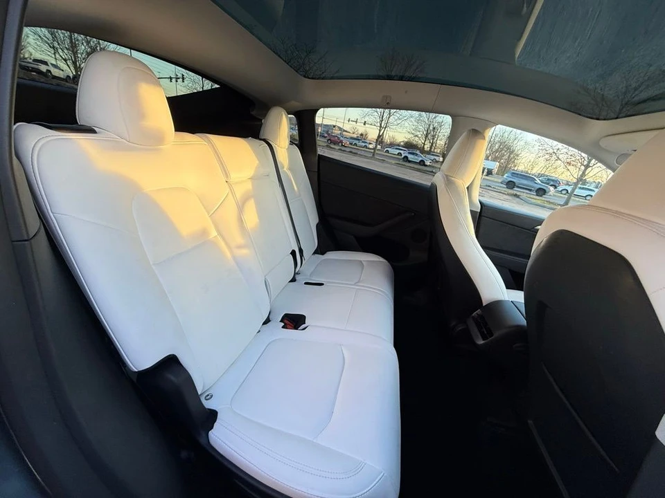 2023 Tesla Model Y - Image 17 of 21