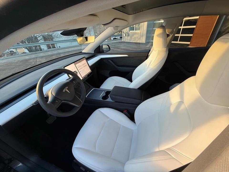 2023 Tesla Model Y - Image 10 of 21