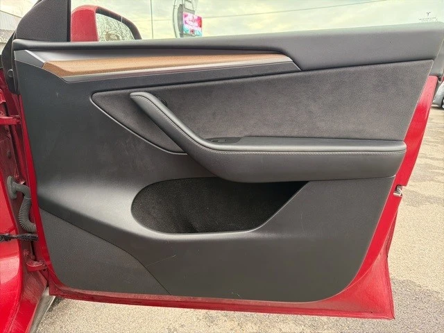 2023 Tesla Model Y - Image 19 of 21