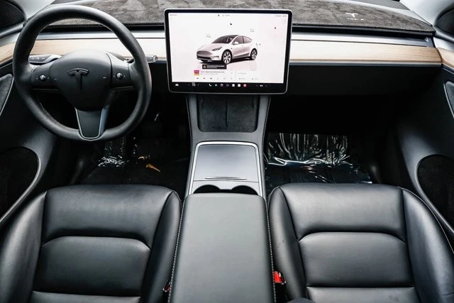 2023 Tesla Model Y - Image 10 of 12