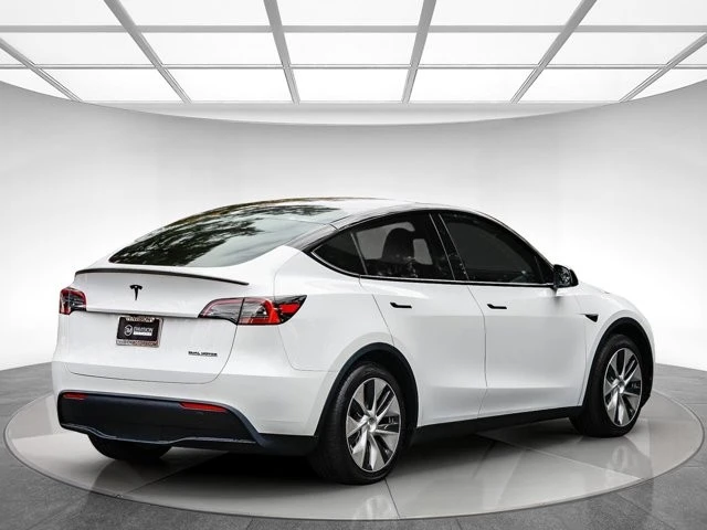 2023 Tesla Model Y - Image 4 of 12